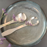 Auflaufform Ikebana aus Steinzeug mit japanischem Design, leer.