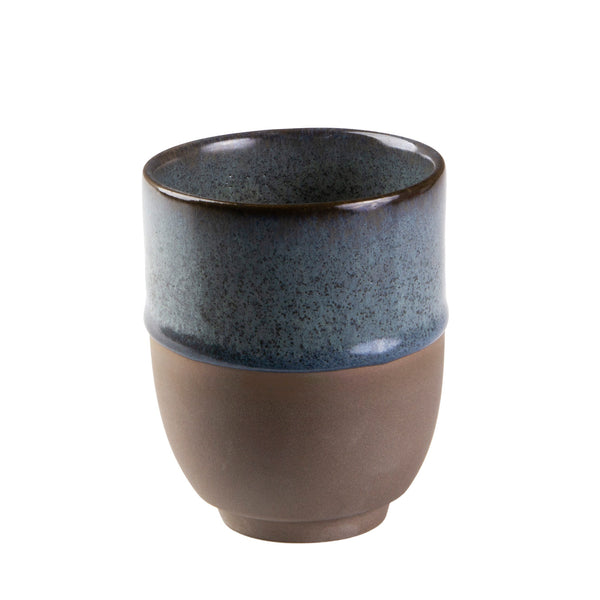 Handgefertigter Steinzeugbecher Edward in Grau Asche, spülmaschinenfest und ofenfest