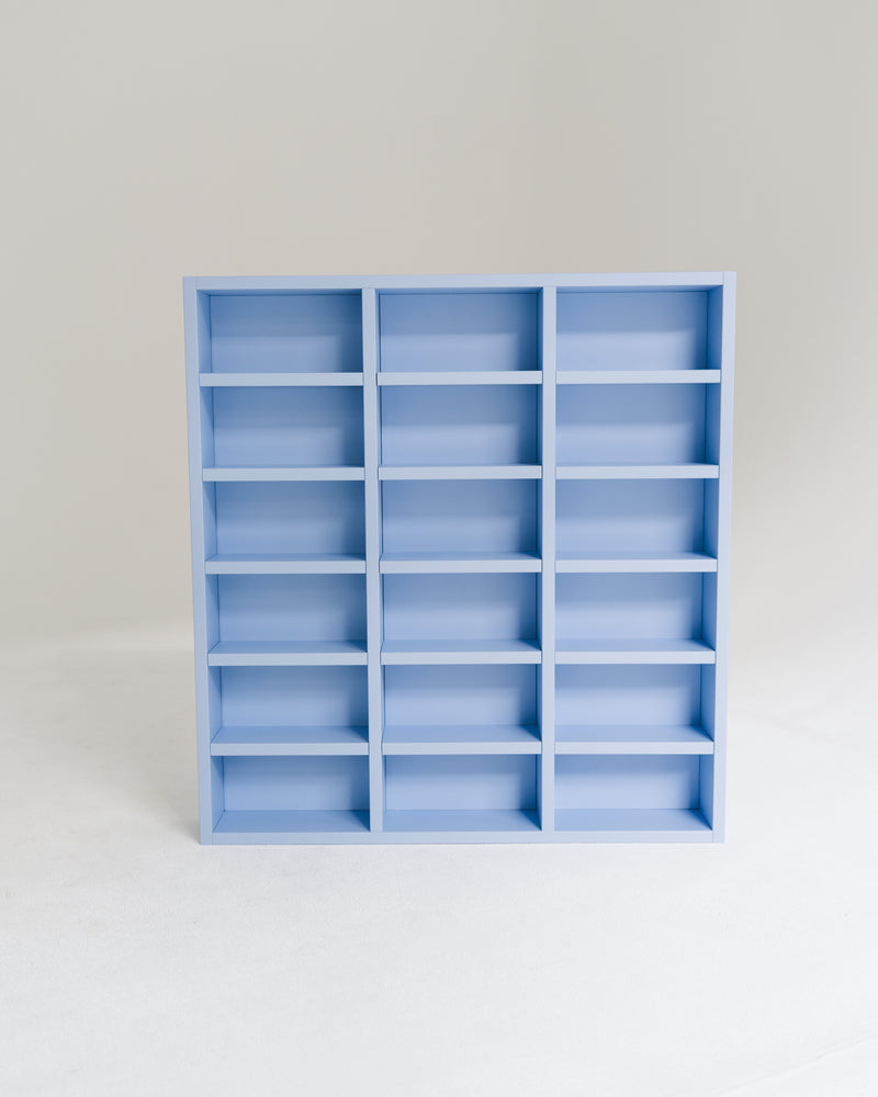 JW-Regal Bundle leer an der Wand montiert - Bereit zum Befüllen