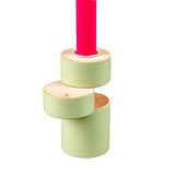 Detailaufnahme der Esche-Holzmaserung und umweltfreundlichen Lackierung Mint