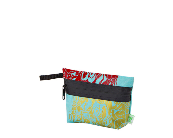 Kulturbeutel Fantasie aus recycelten Werbebannern mit individuellem Design