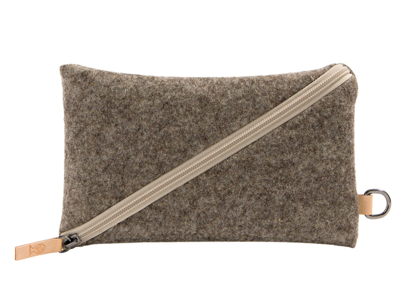 Detail des Diagonal-Designs auf dem Schurwoll-Etui