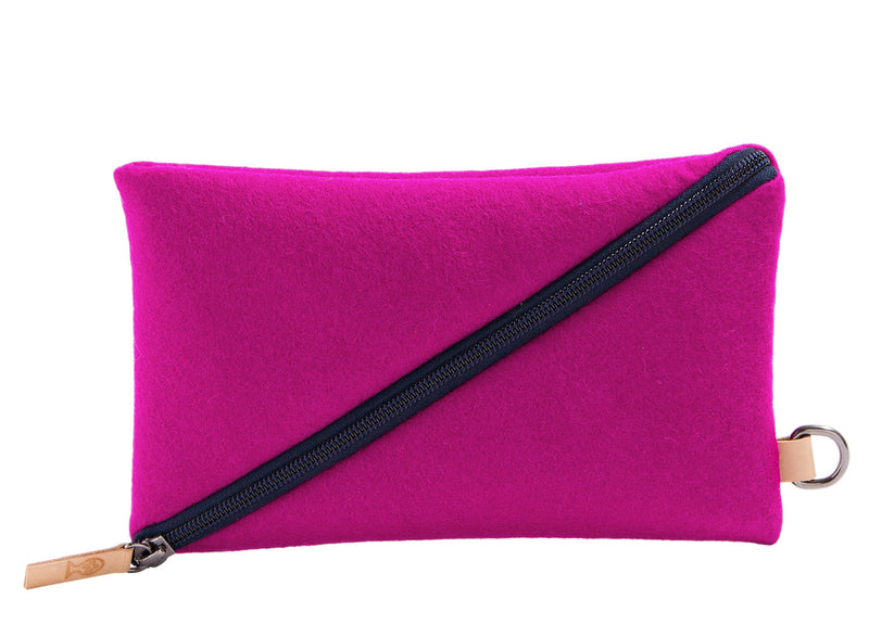 Diagonal Mäppchen Groß mit Stiften und Künstlerbedarf organisiert