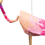 Mobilé Künstlerkranich Mobile aus recyceltem Papier aufgehängt in Rosa