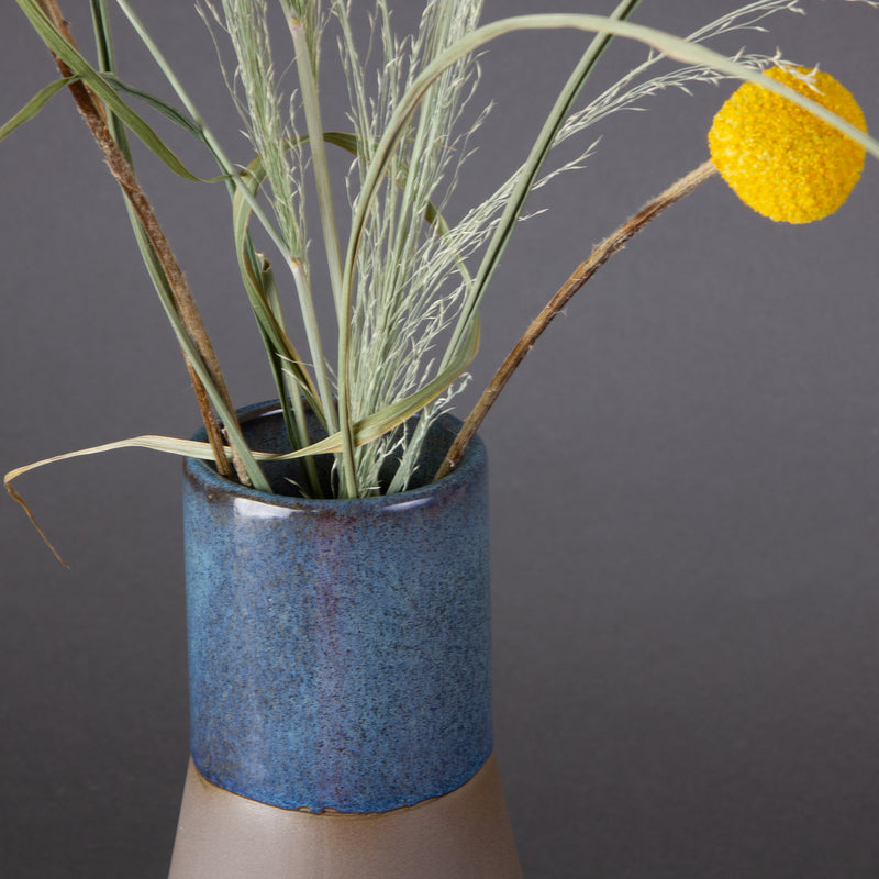 Detailaufnahme der Vase Rhea mit Innen- und Außenglasur