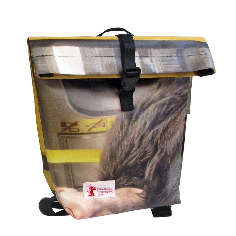 Nachhaltige Upcycling-Tasche aus Werbebannern für Fahrräder