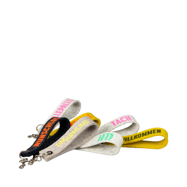 Handgefertigtes Schlüsselband Typo mit Karabiner und Schlüsselring